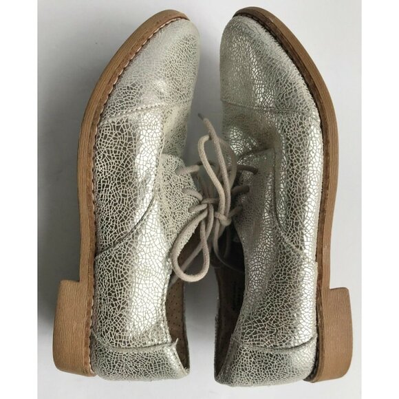 TOMS Crackled Silver Metallic Lace-Up Shoes Flats, Size 6 (US) - Picture 8 of 9
